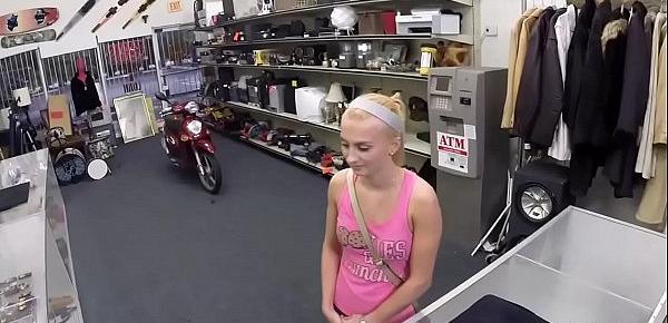  Sadie Leigh wants to sell a rented scooter - XXX Pawn
